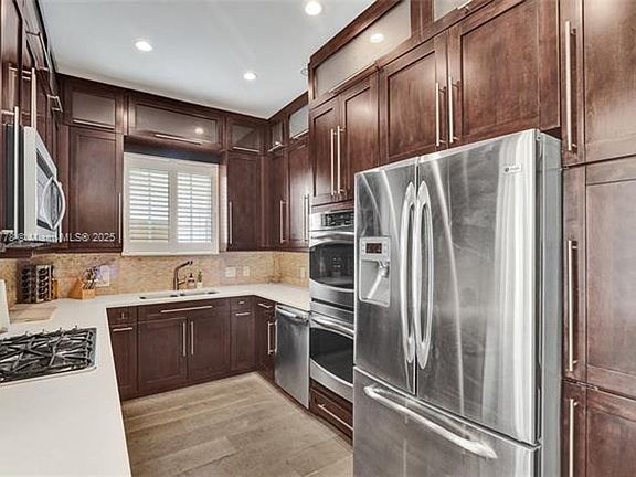 5th image of 1443 Lenox Ave #0