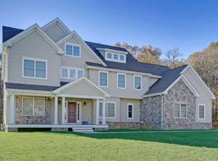 5 Phipps Pl, Tinton Falls, NJ 07724