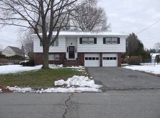 1 Barbara Dr, Fairfield, NJ 07004