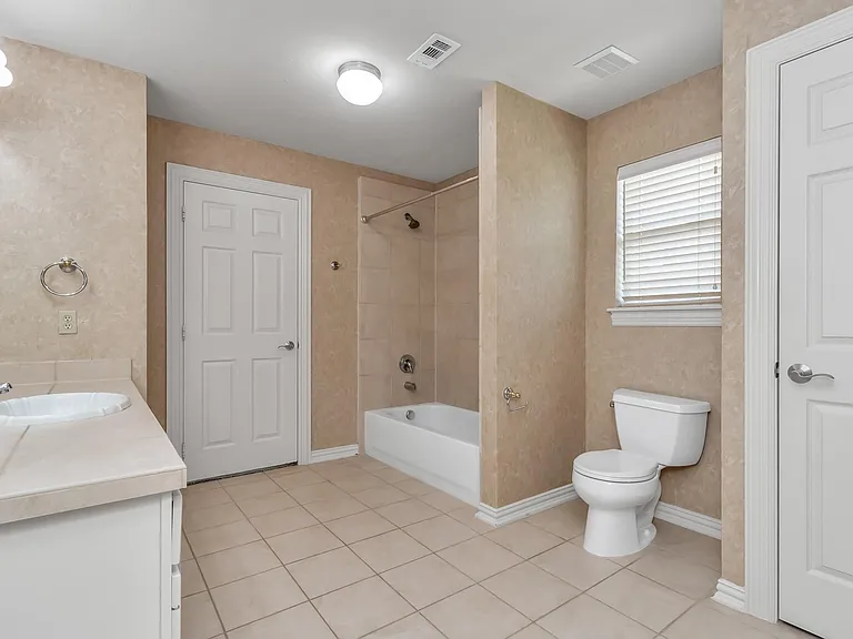 14207 Jade Cove Dr — Photo 37