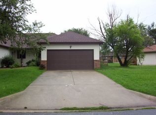 2954 W Village Ln, Springfield, MO 65807