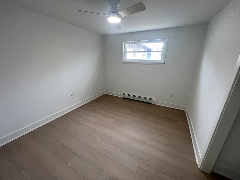 518 W Biddle Street — Photo 10