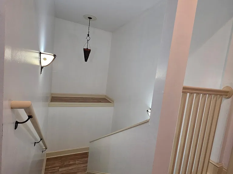 140 Moore Rd — Photo 10