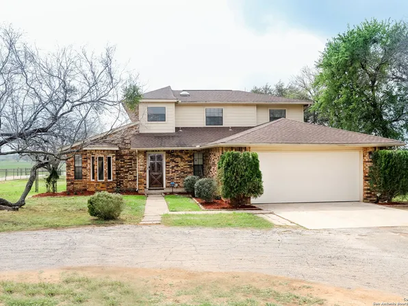 15821 US Highway 87 W, Adkins, TX 78121