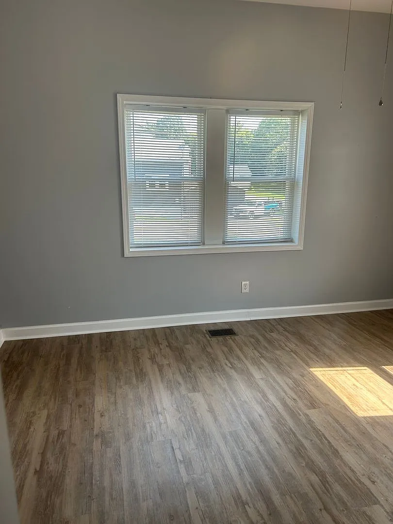 2 Bedroom in Lancaster! — Photo 3