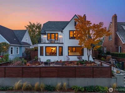 7611 W Green Lake Drive N, Seattle, WA, 98103