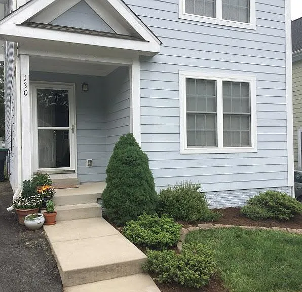 130 Roys Pl — Photo 12
