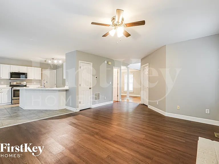 1520 Maplewood Ct — Photo 5