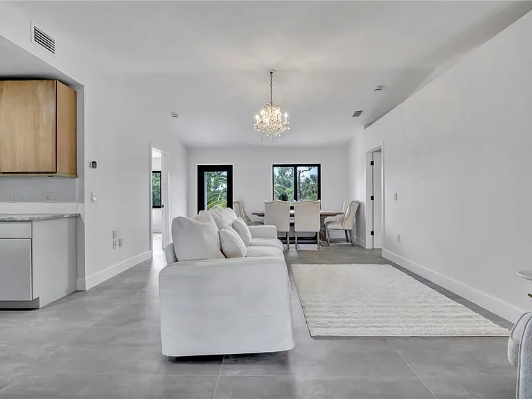 15180 Lyneburg Ave — Photo 17