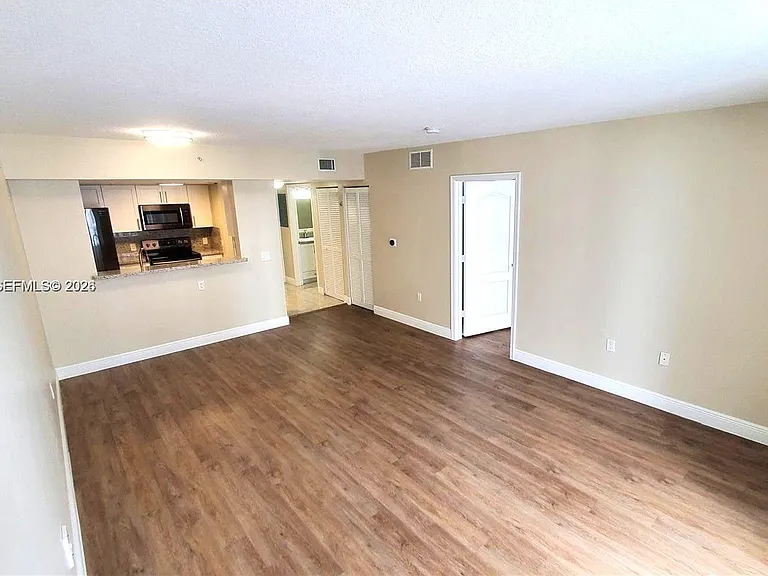 60 NW 37th Ave #806 — Photo 7