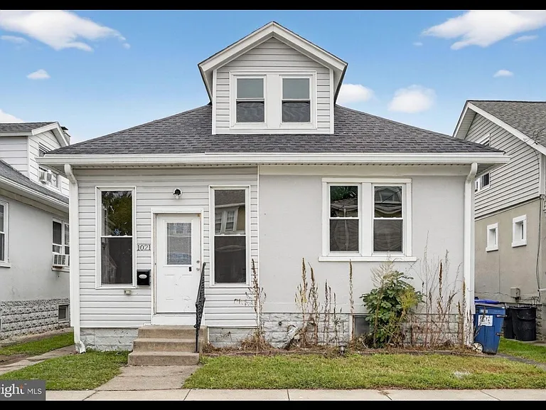 1021 Beeson Ave — Photo 1