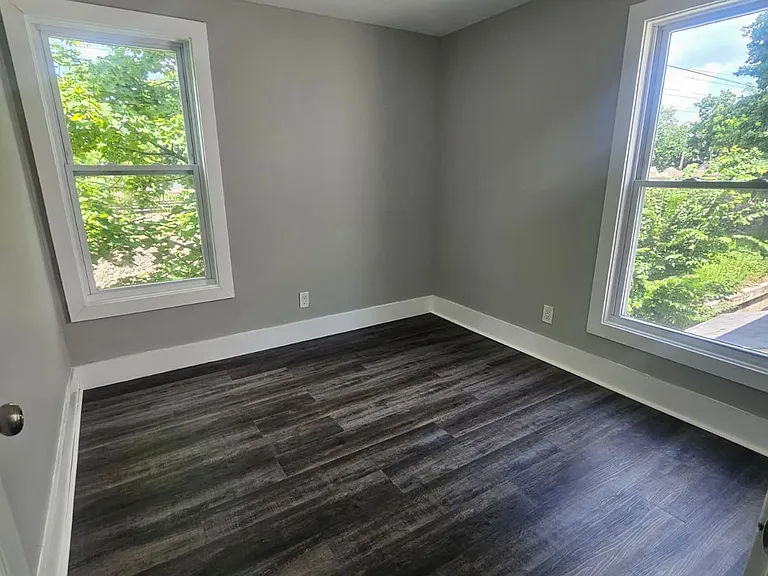 549-551 Scotland Rd #2 — Photo 4