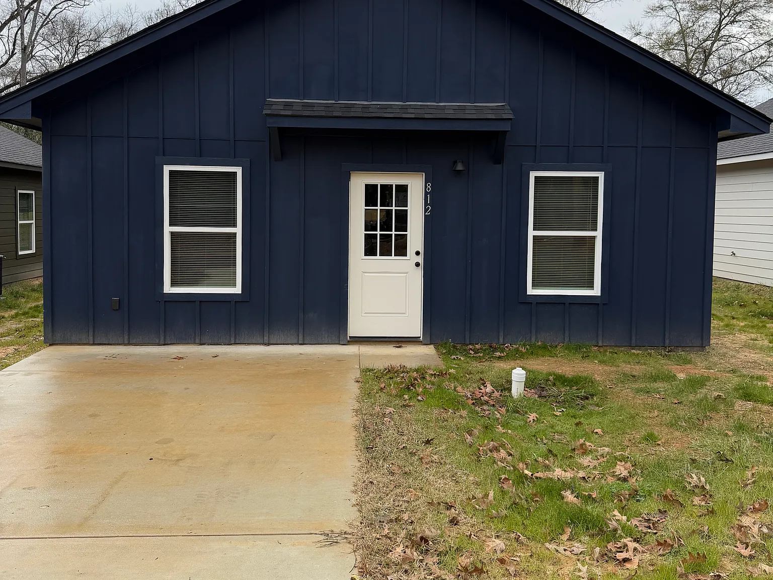 812 W Walnut St — Photo 1