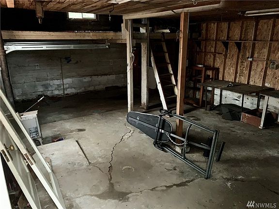 2nd image of 2639 Queets Ave