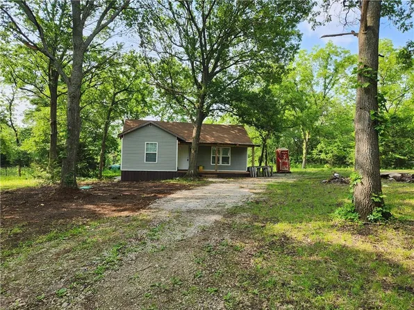 90 Claudette Ln, Lacygne, KS 66040