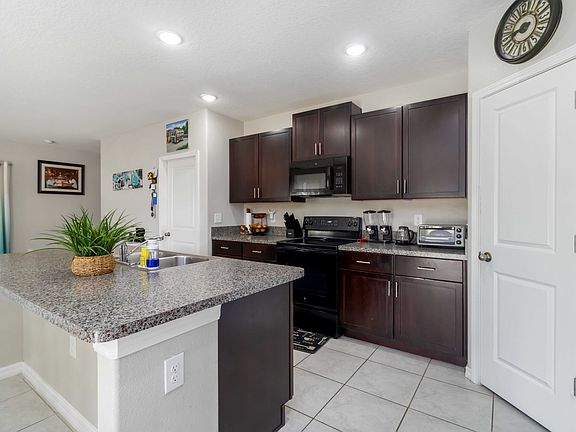 4th image of 11920 Miracle Mile Dr