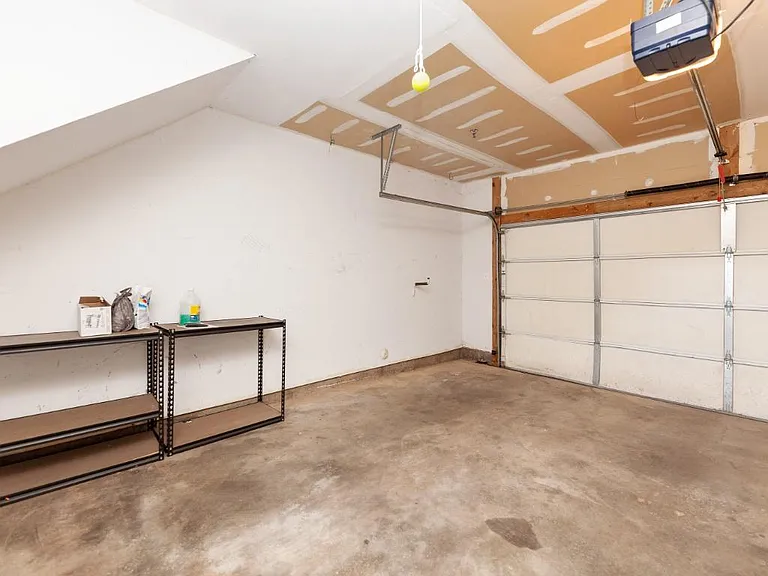 21807 Petworth Ct — Photo 33