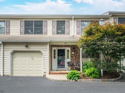 107 Sunrise Dr, Gillette, NJ, 07933