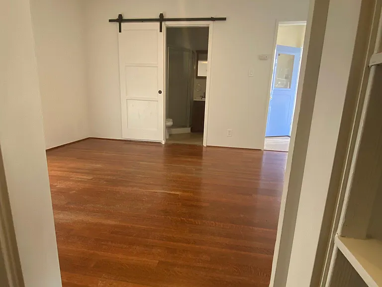 485 Lewis St — Photo 16