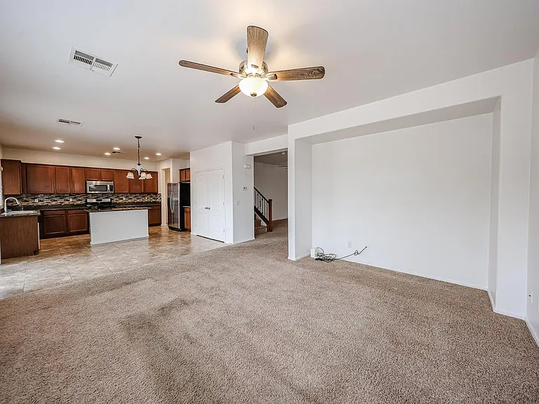 12039 W Leather Ln — Photo 11