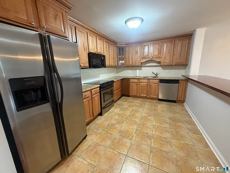 1460 Elm St #330 — Photo 2
