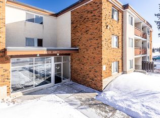 3815 107th St NW, Edmonton, AB T6J 2N7