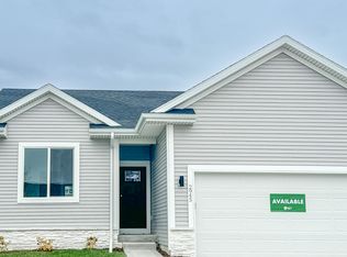 2945 Primrose Ln, Pella, IA 50219