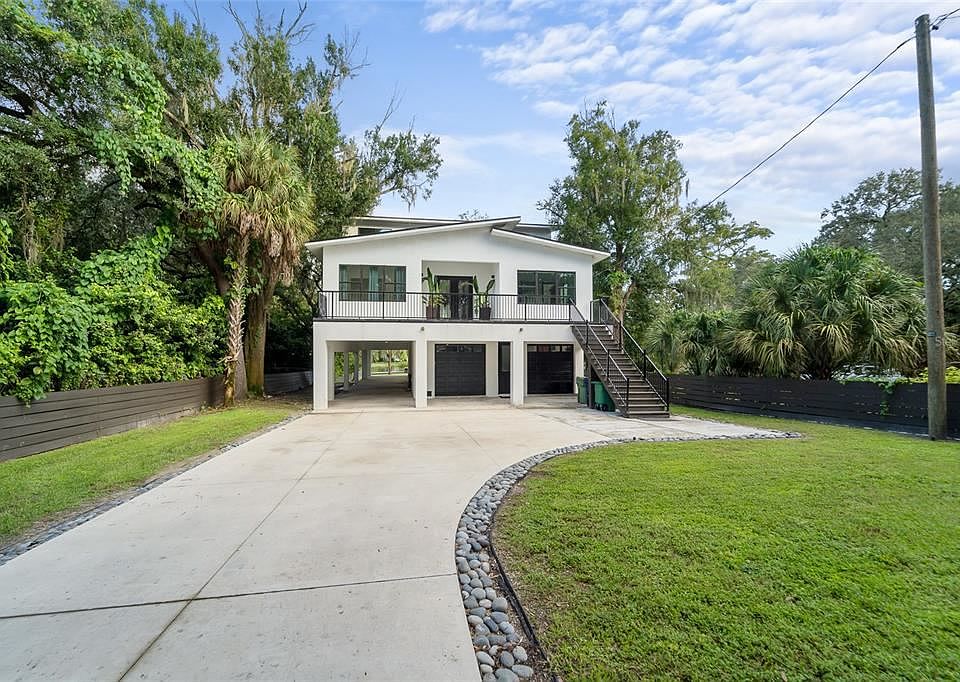 1st image of 816 Alicia Ave