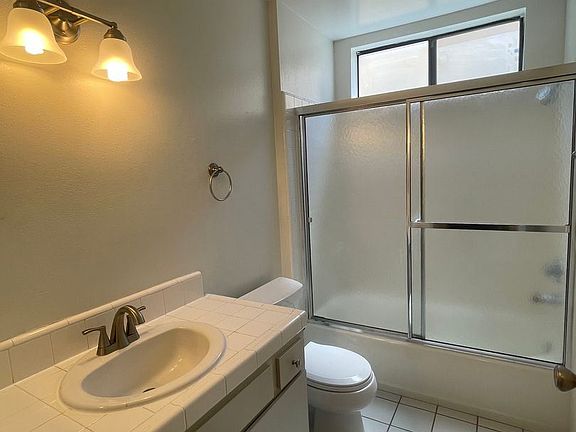 2nd image of 3430 Jasmine Ave APT 104