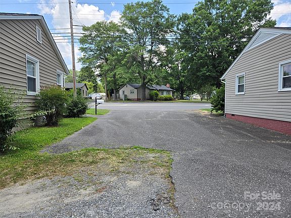 4th image of 1111 E Garrison Blvd