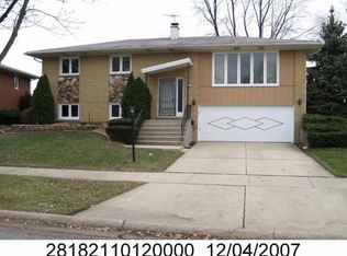 15249 Walnut Rd, Oak Forest, IL 60452