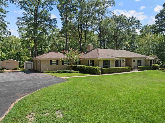 4th image of 405 Sandy Ln