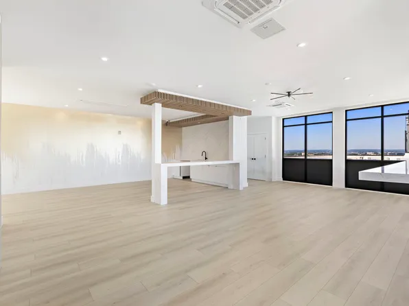 4525 Bergenwood Avenue image 12 of 74