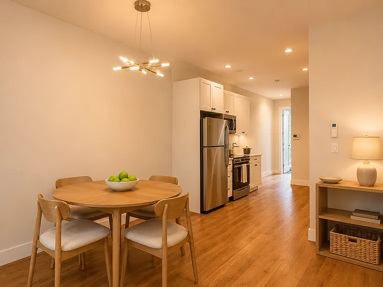 1352 Hancock St #2R — Photo 2
