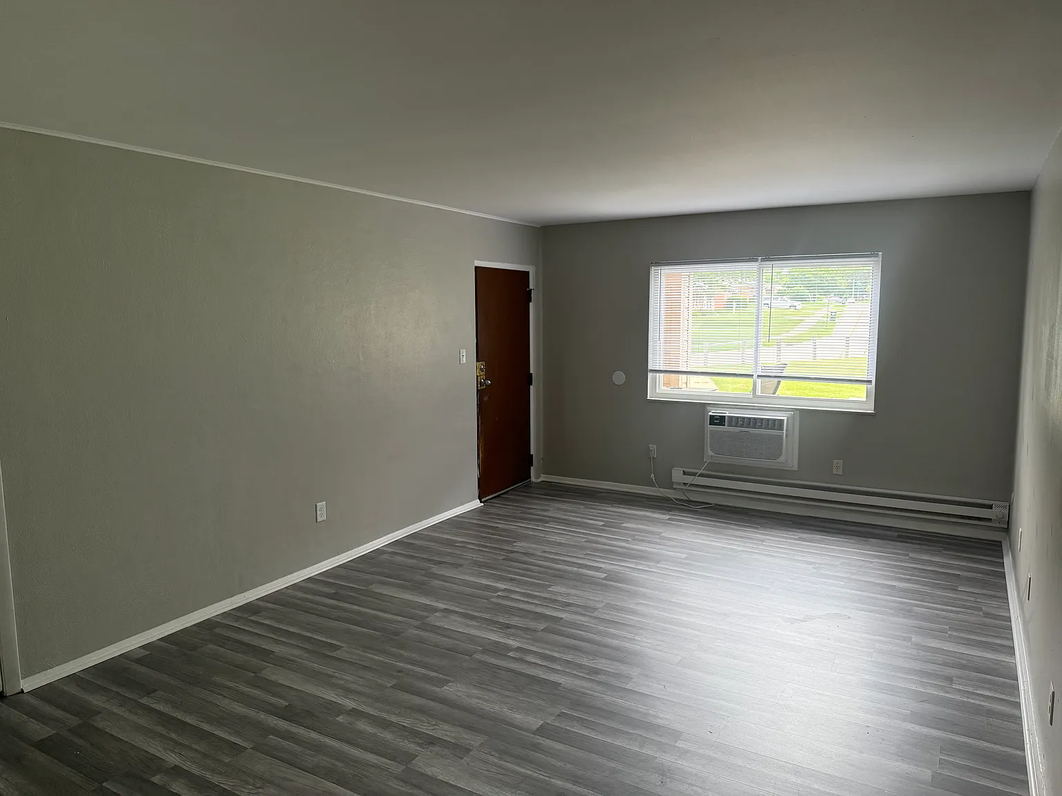 1 bed, $995 — Photo 1