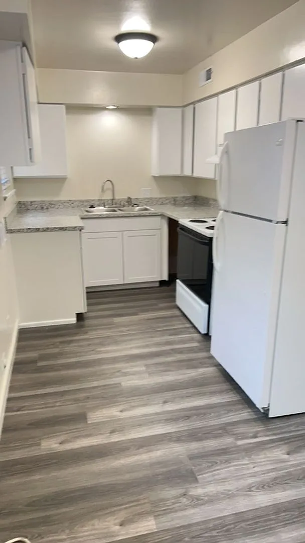 721 Bennett Ave #5 photo 1