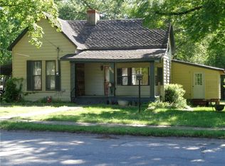 506 N 3rd St, Ozark, AR 72949