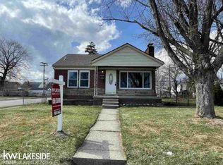 24805 Flower Ave, Eastpointe, MI