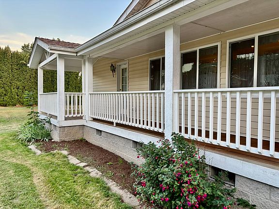 2nd image of 2110 NE Merloy Ave