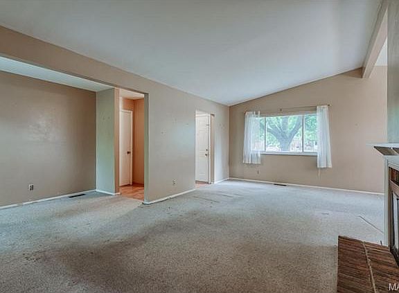 3rd image of 61 Gocke Pl