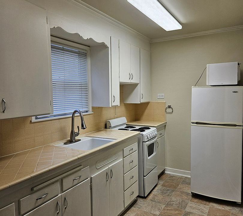 1st image of 5212 17th Ave NW #4