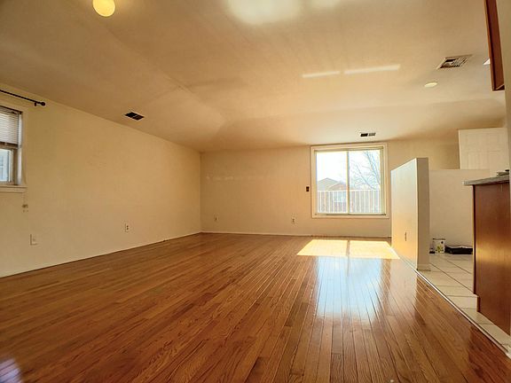 2nd image of 15741 22nd Ave Floor 2