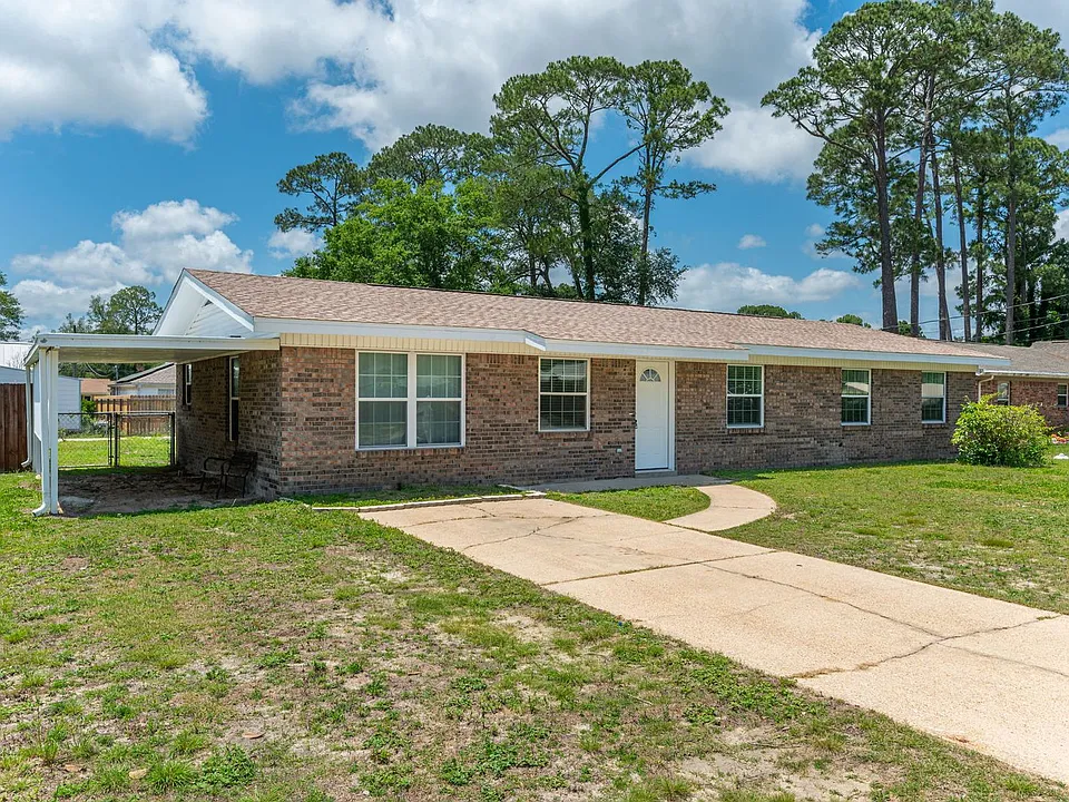 1416 Palm Blvd S
