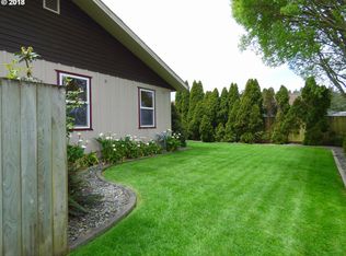 2427 Delores Ln, North Bend, OR 97459