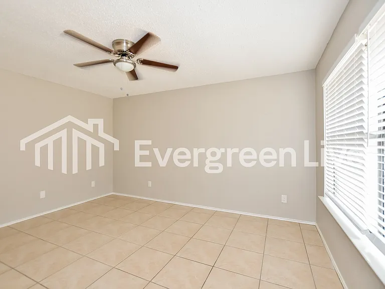 1016 Hunters Glen Dr — Photo 15