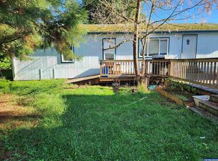 1241 S 4th St, Cottage Grove, OR 97424