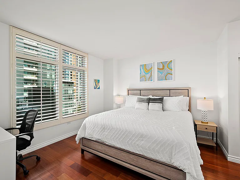 425 W Beech St #907 — Photo 10