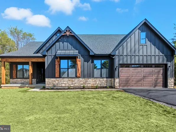 114 Southpaw Ln, Shepherdstown, WV 25443