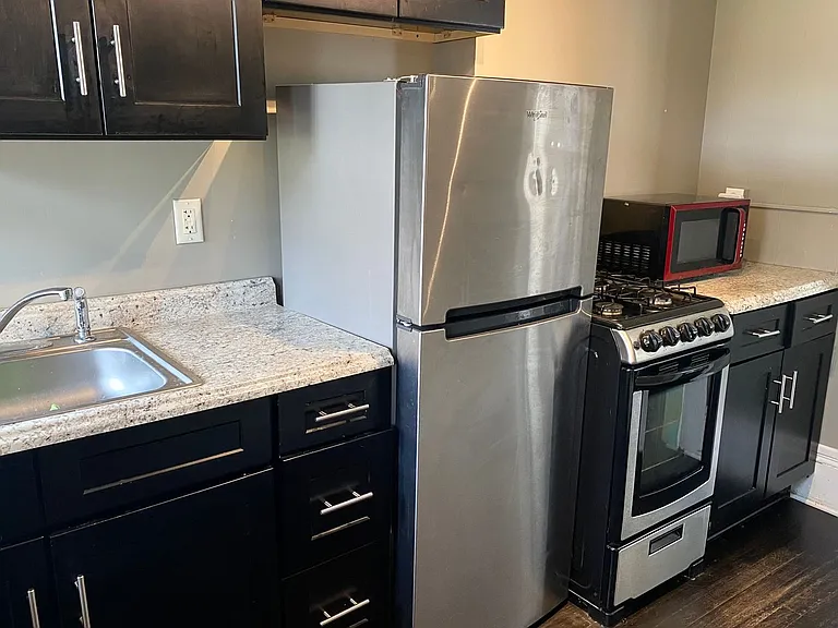 308 E Seneca St — Photo 59