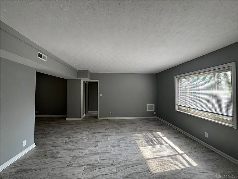 2358 S Patterson Blvd #6 — Photo 2